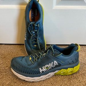 Hoka Arahi 2 Mens running shoe size 11.5